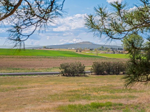 133 SW Tompsett Street, Madras, OR 97741