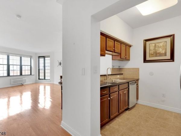 7 Prospect St Unit 303, Morristown, NJ 07960