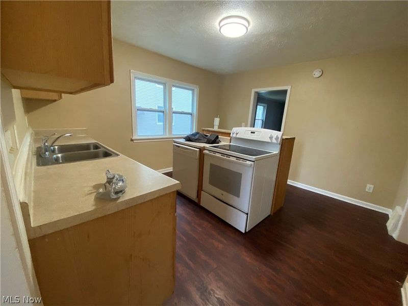 7131 Park Avenue, Cleveland, OH 44105 Photo 6