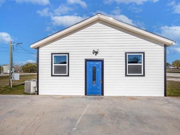 147 Western Lake Drive, Weatherford, TX 76087