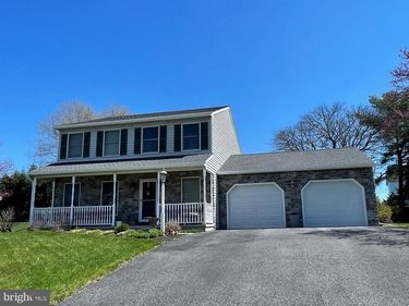 215 STEFFIE DRIVE, MOUNT WOLF, PA 17347