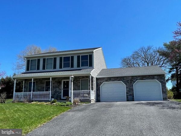215 STEFFIE DRIVE, MOUNT WOLF, PA 17347