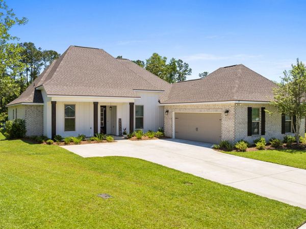 77 Flora Lane, Freeport, FL 32439