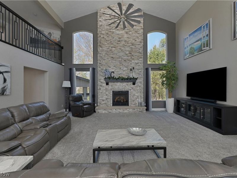 2900 Whispering Pines Drive, Canfield, OH 44406 Photo 5