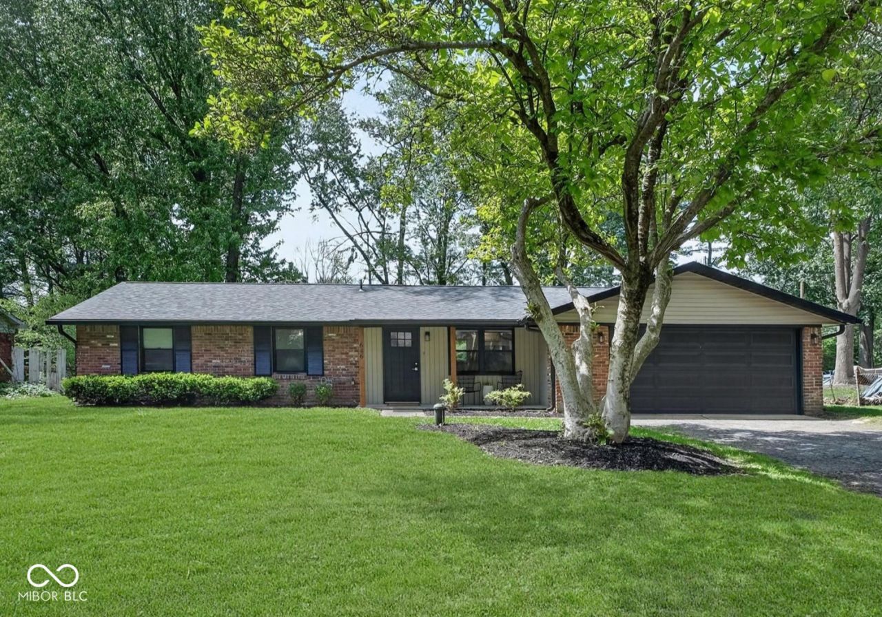 646 Karen Drive Zionsville, IN