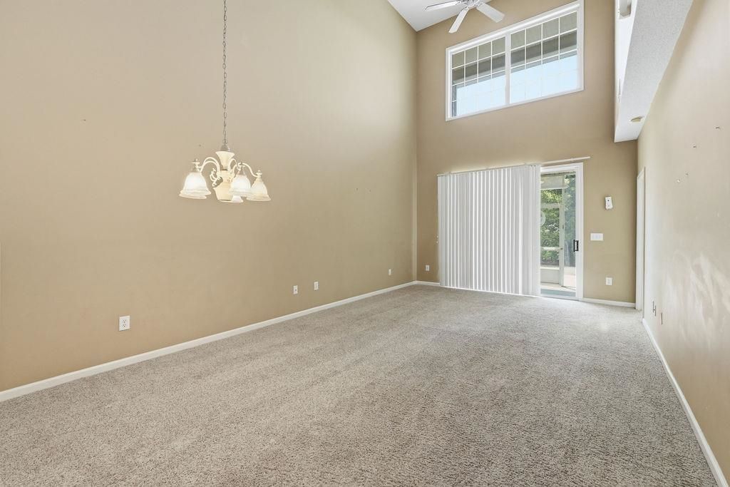 4424 Montrose Ln. Photo 11