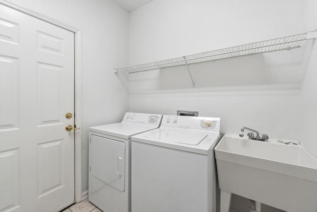 4424 Montrose Ln. Photo 14