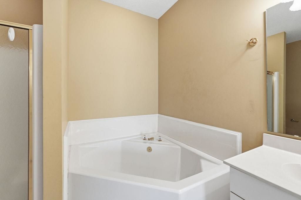 4424 Montrose Ln. Photo 23