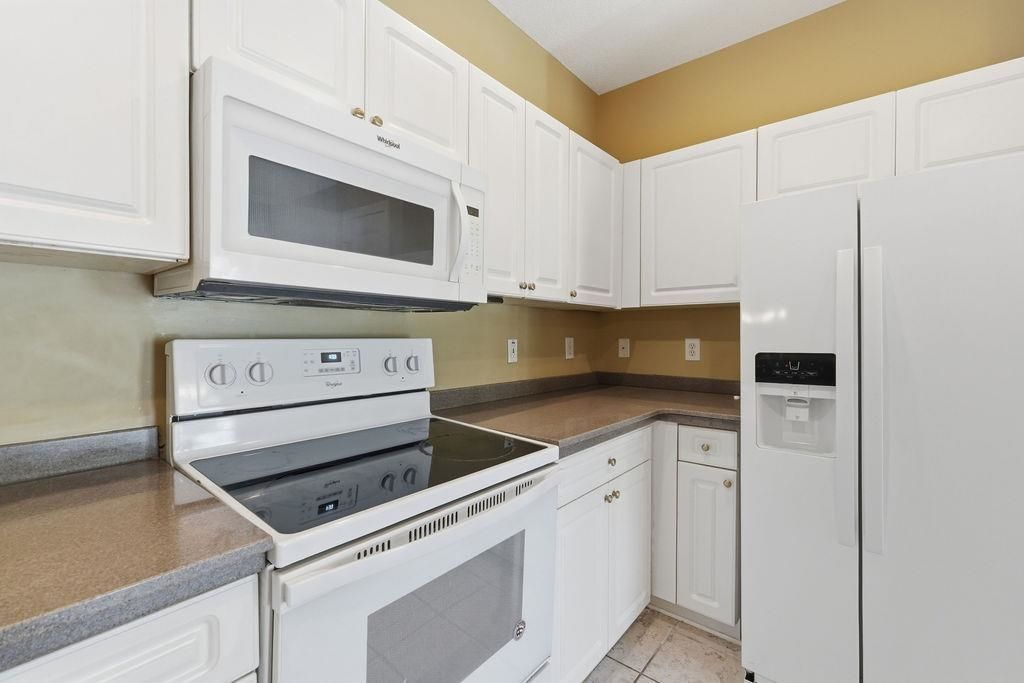 4424 Montrose Ln. Photo 6