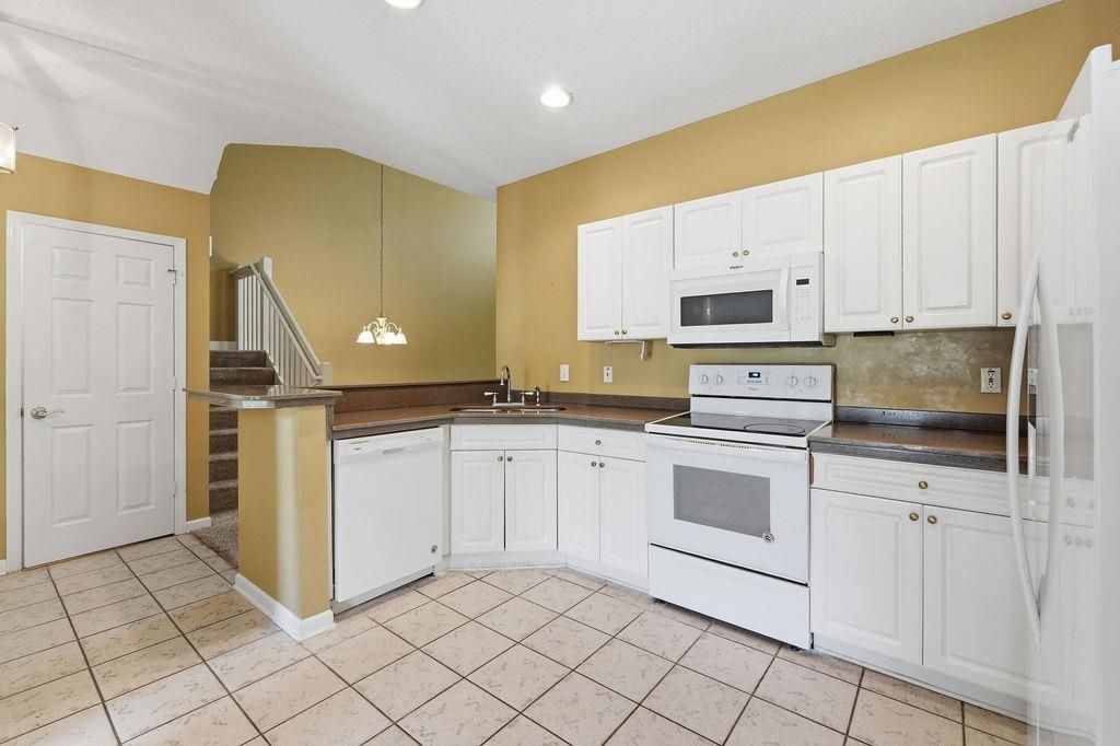 4424 Montrose Ln. Photo 8