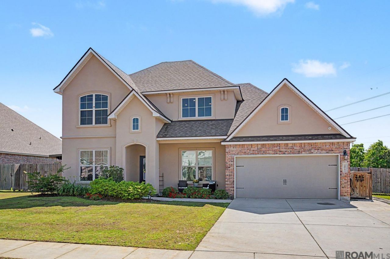 34074 Kingfisher St, Denham Springs, LA 70706 Main Photo
