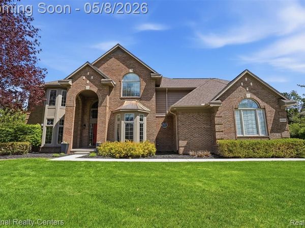 24282 Lynwood Drive, Novi, MI 48374