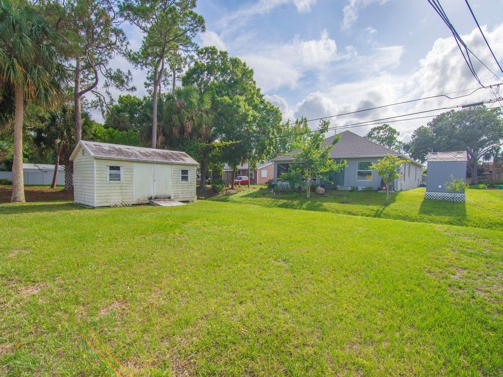 418 Maple Street, Sebastian, FL 32958 Photo