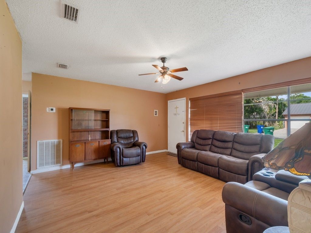 418 Maple Street, Sebastian, FL 32958 Photo