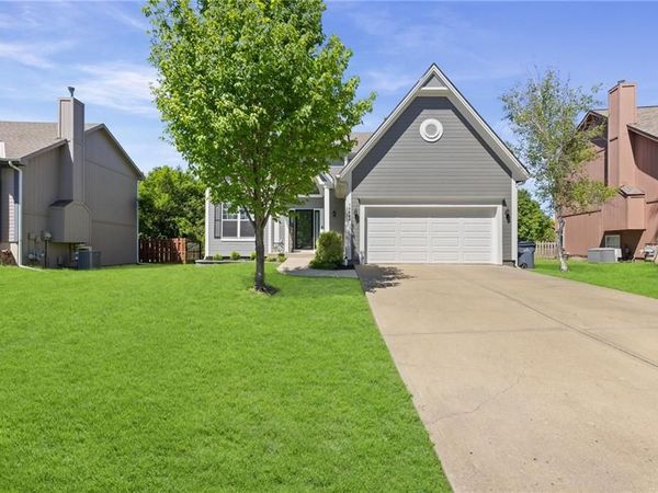 18844 W 160th Terrace, Olathe, KS 66062