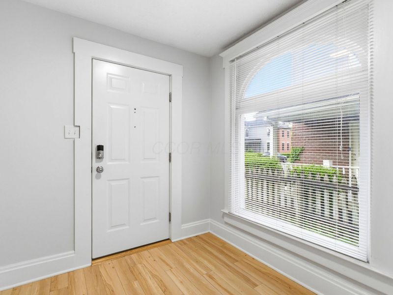 19 E Mithoff Street , Columbus, OH 43206 Photo 2
