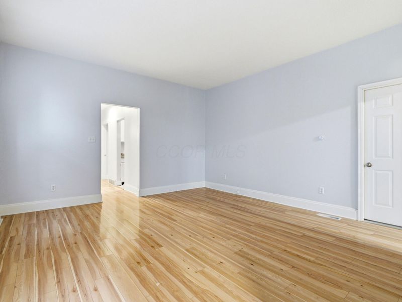 19 E Mithoff Street , Columbus, OH 43206 Photo 6
