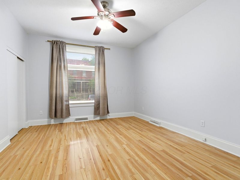 19 E Mithoff Street , Columbus, OH 43206 Photo 7