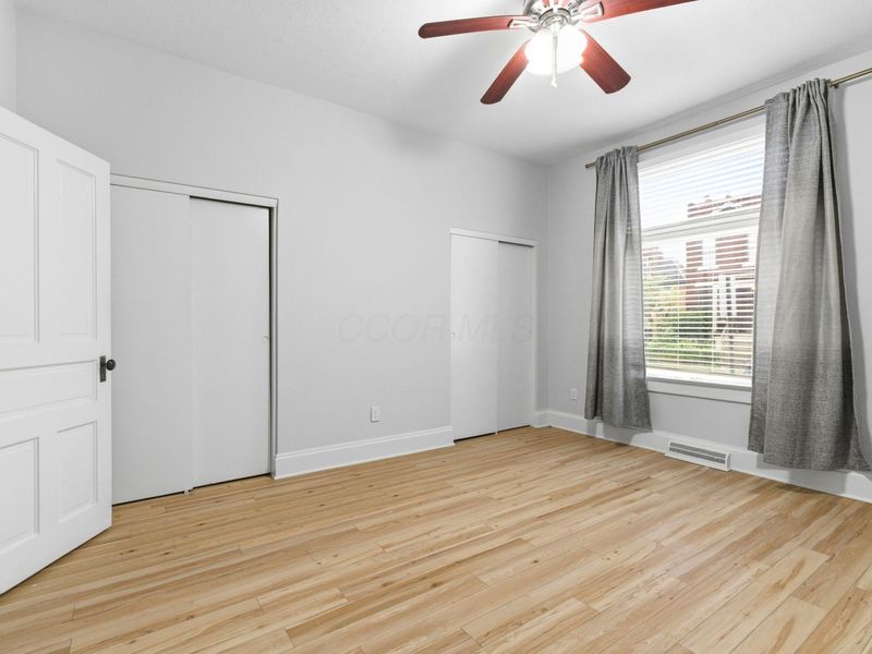19 E Mithoff Street , Columbus, OH 43206 Photo 9