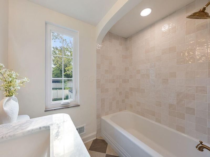 4466 Olentangy Boulevard, Columbus, OH 43214 Photo 27