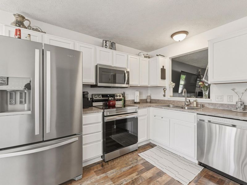 303 Moss Court, Marysville, OH 43040 Photo 6