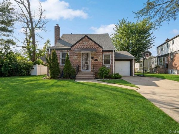 20 Virginia Avenue, Elmont, NY 11003