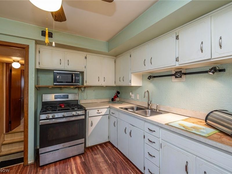 6833 Maplewood Road, Parma Heights, OH 44130 Photo 11