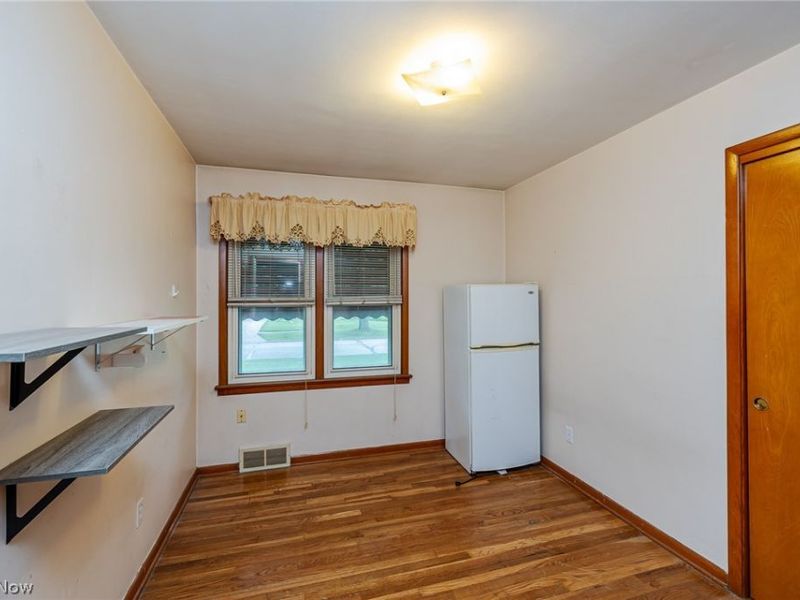 6833 Maplewood Road, Parma Heights, OH 44130 Photo 14