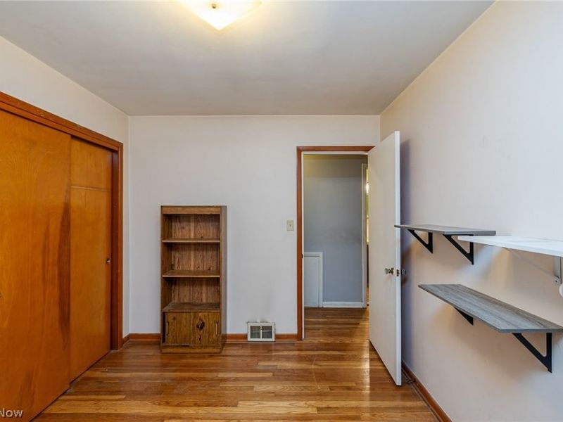 6833 Maplewood Road, Parma Heights, OH 44130 Photo 15