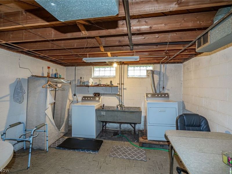 6833 Maplewood Road, Parma Heights, OH 44130 Photo 32