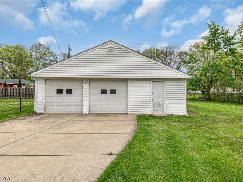 6833 Maplewood Road, Parma Heights, OH 44130 Photo 34