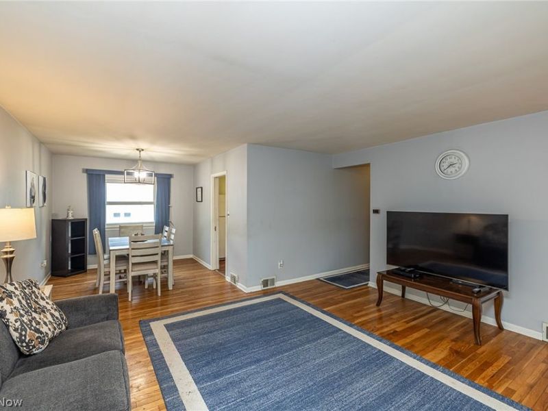 6833 Maplewood Road, Parma Heights, OH 44130 Photo 5