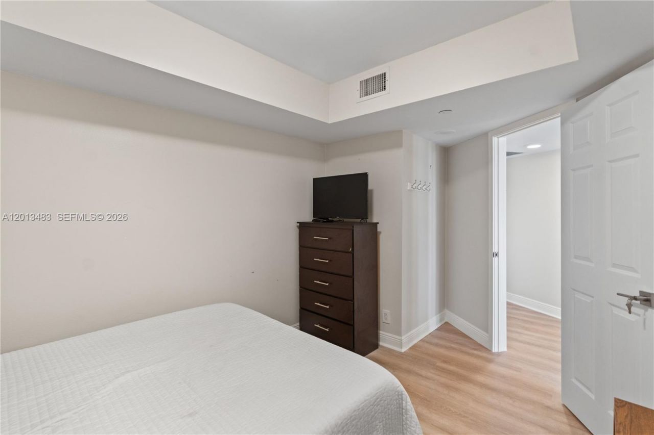 3600 Mystic Pointe Dr , Unit 1616, Aventura, FL 33180 Photo