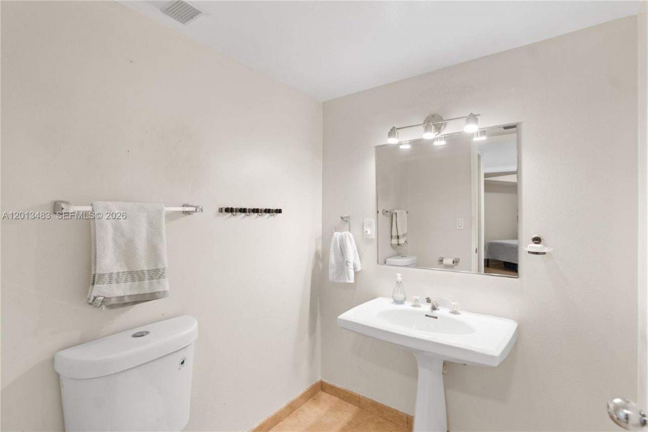 3600 Mystic Pointe Dr , Unit 1616, Aventura, FL 33180 Photo