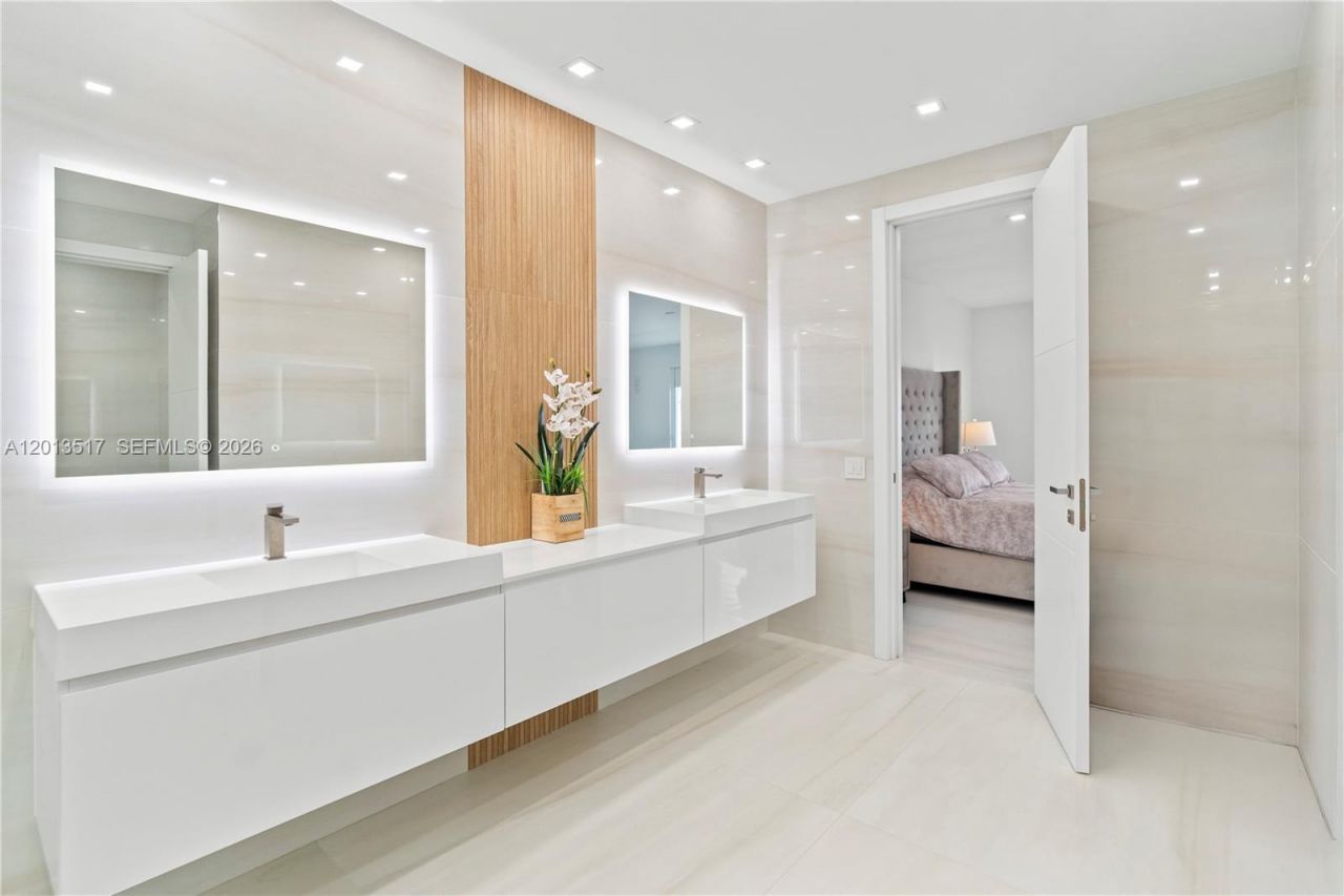 3188 NE 211th Ter , Aventura, FL 33180 Photo