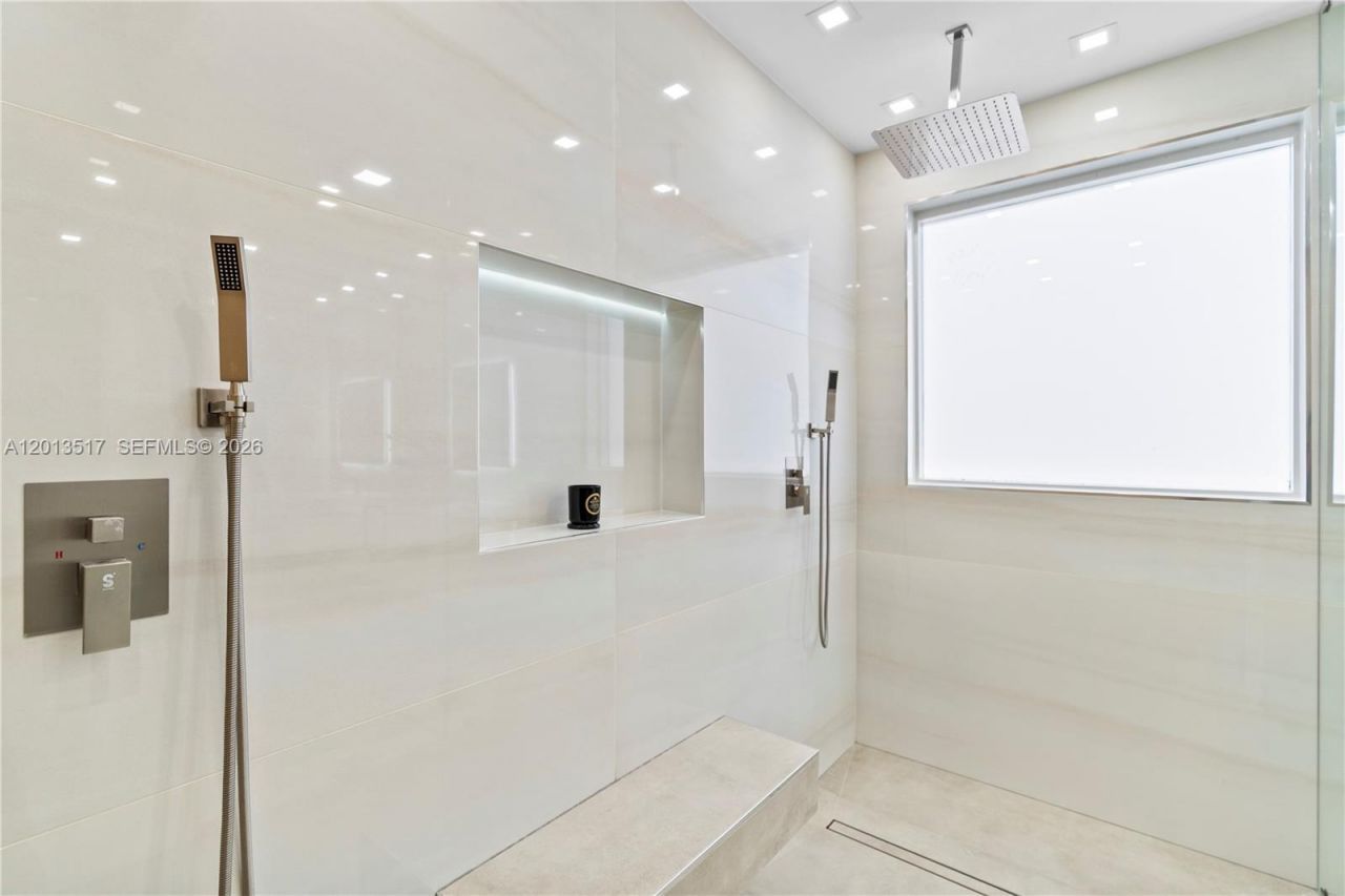 3188 NE 211th Ter , Aventura, FL 33180 Photo