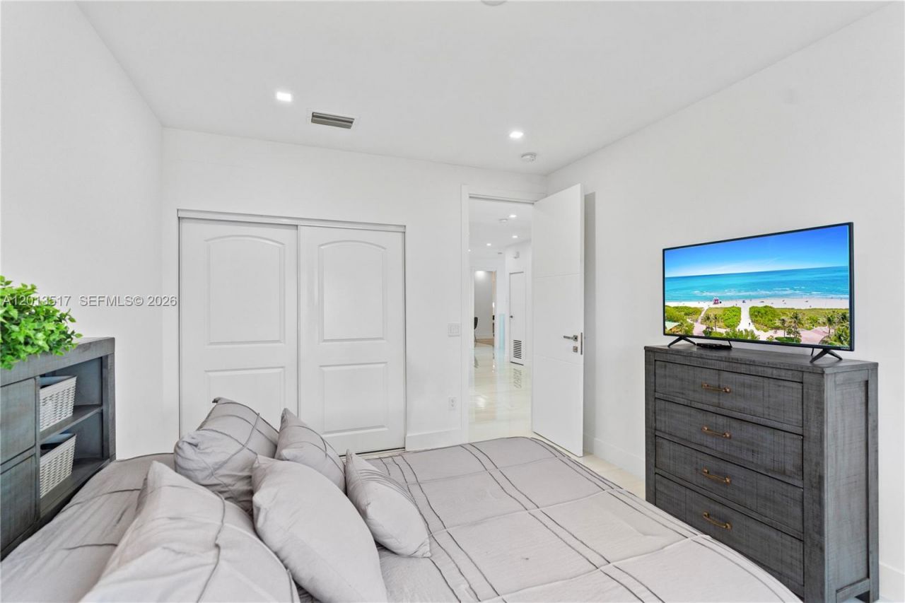 3188 NE 211th Ter , Aventura, FL 33180 Photo