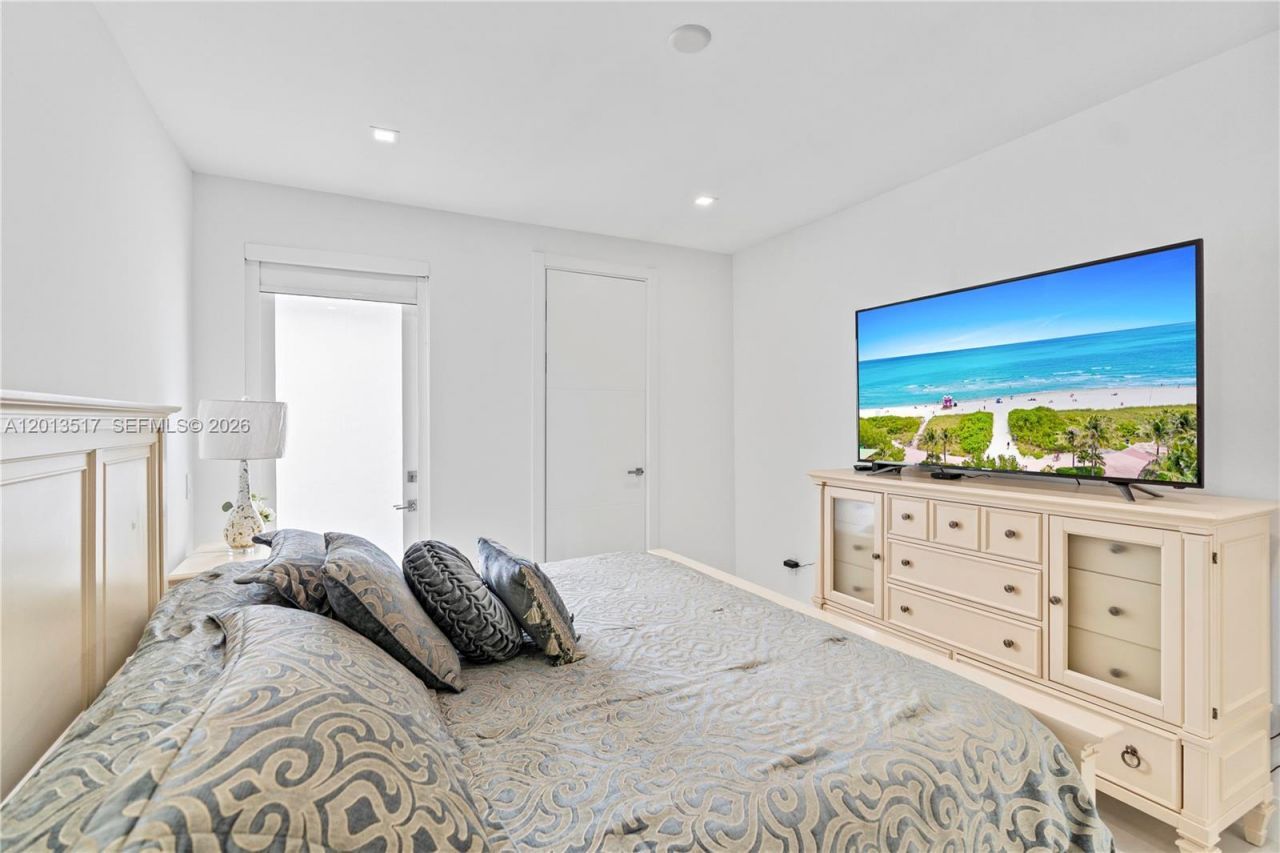 3188 NE 211th Ter , Aventura, FL 33180 Photo