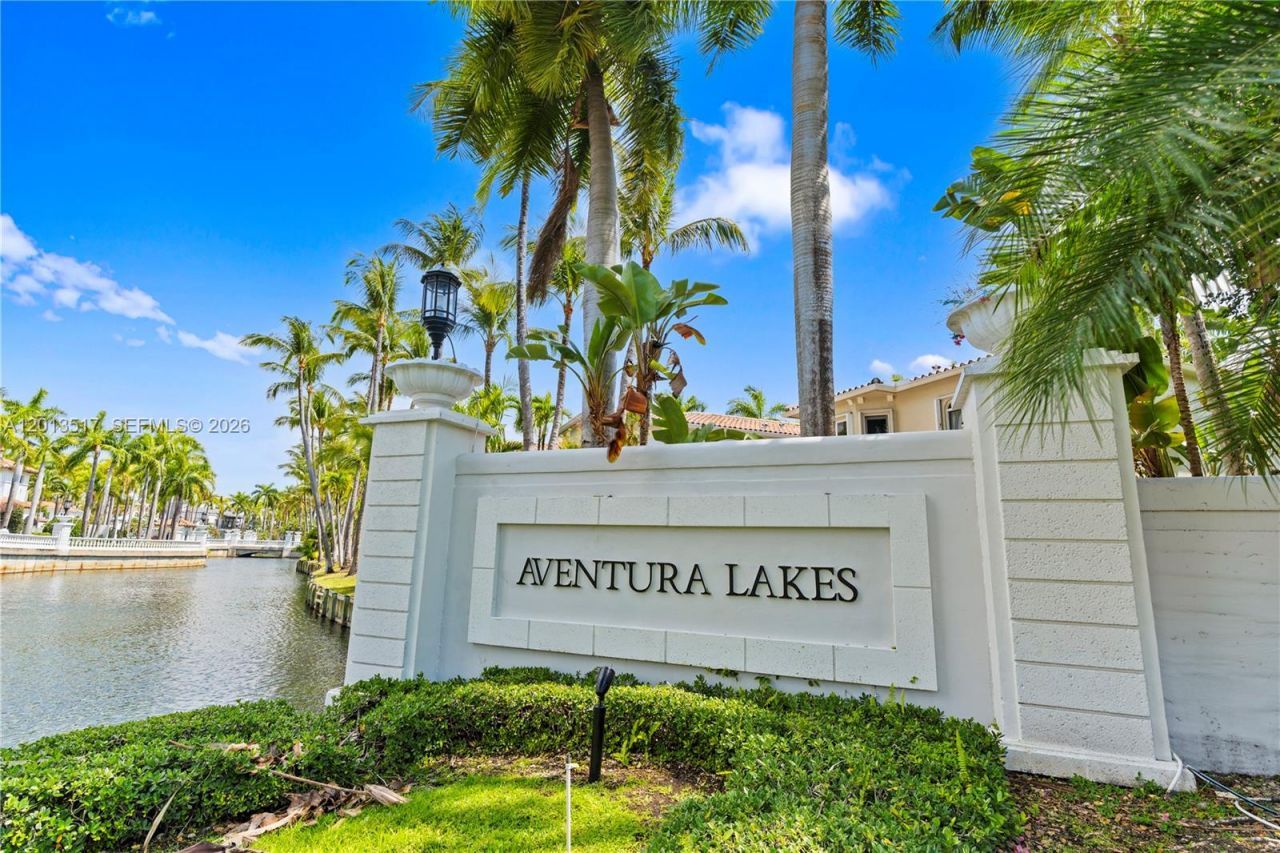 3188 NE 211th Ter , Aventura, FL 33180 Photo