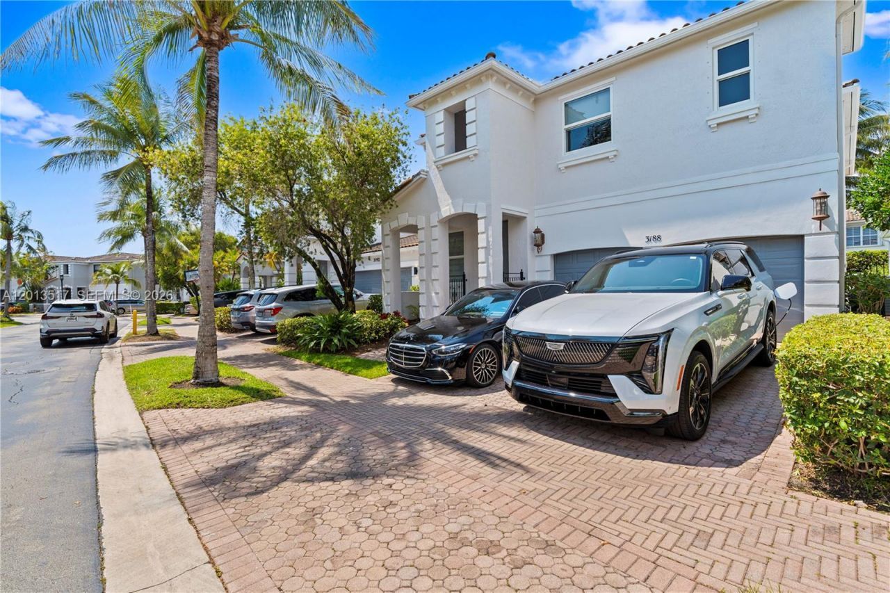 3188 NE 211th Ter , Aventura, FL 33180 Photo