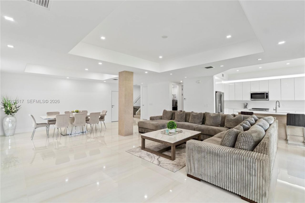3188 NE 211th Ter , Aventura, FL 33180 Photo
