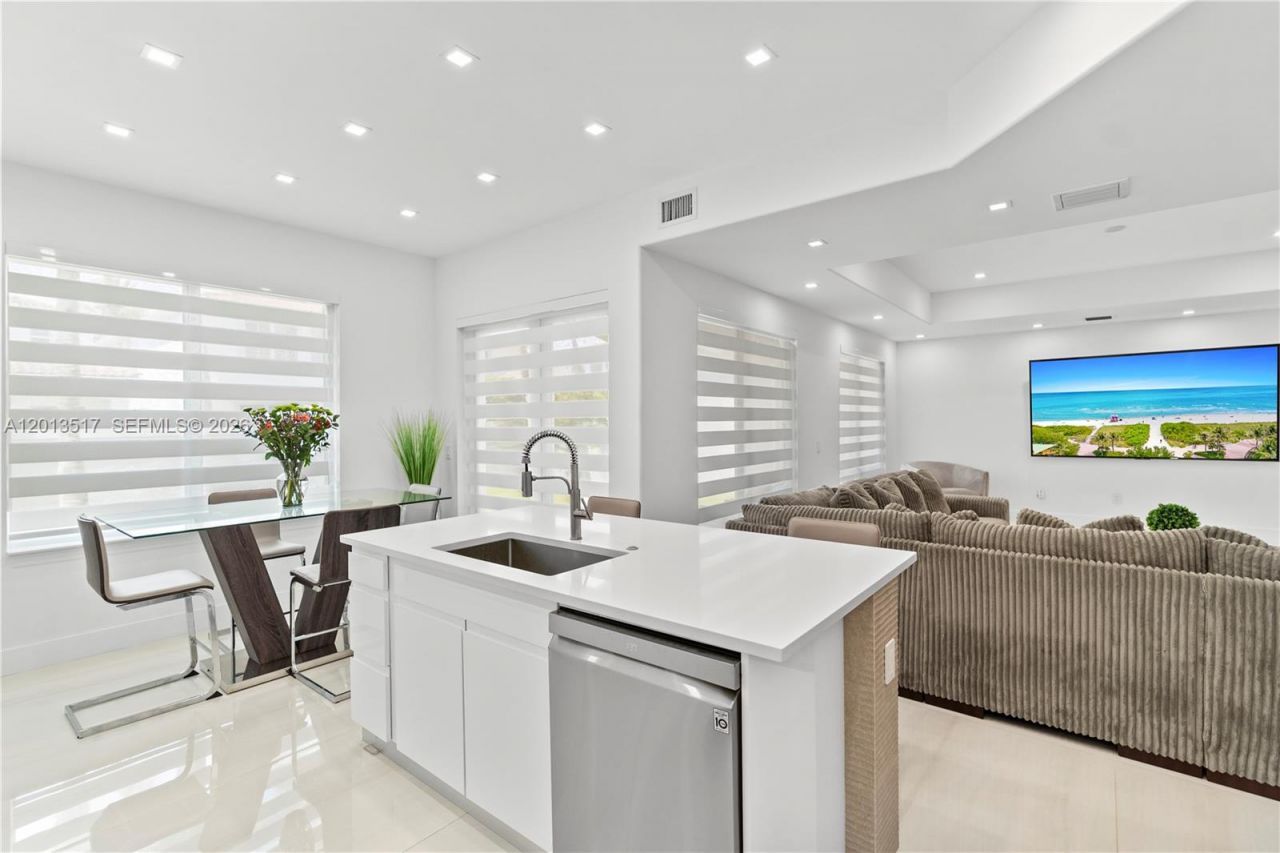3188 NE 211th Ter , Aventura, FL 33180 Photo