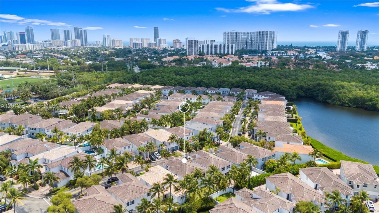 3188 NE 211th Ter , Aventura, FL 33180 Photo