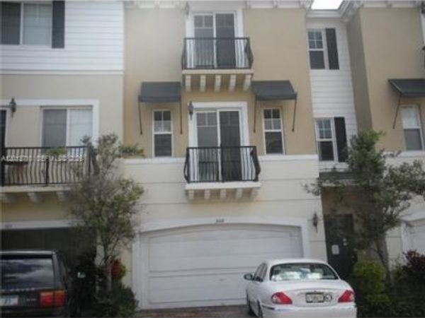 509 NW 39th Cir , Boca Raton, FL 33431