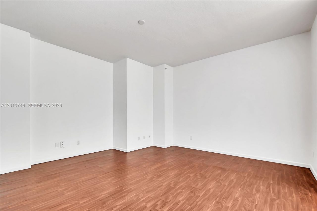 1350 NW 8th Ct , Unit B2-4, Miami, FL 33136 Photo