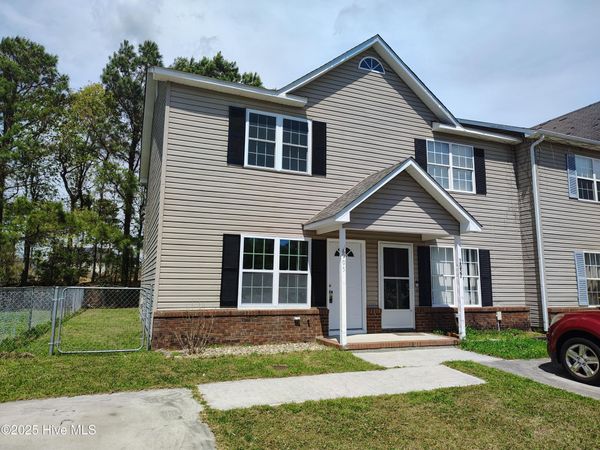 995 W Pueblo Drive, Jacksonville, NC 28546