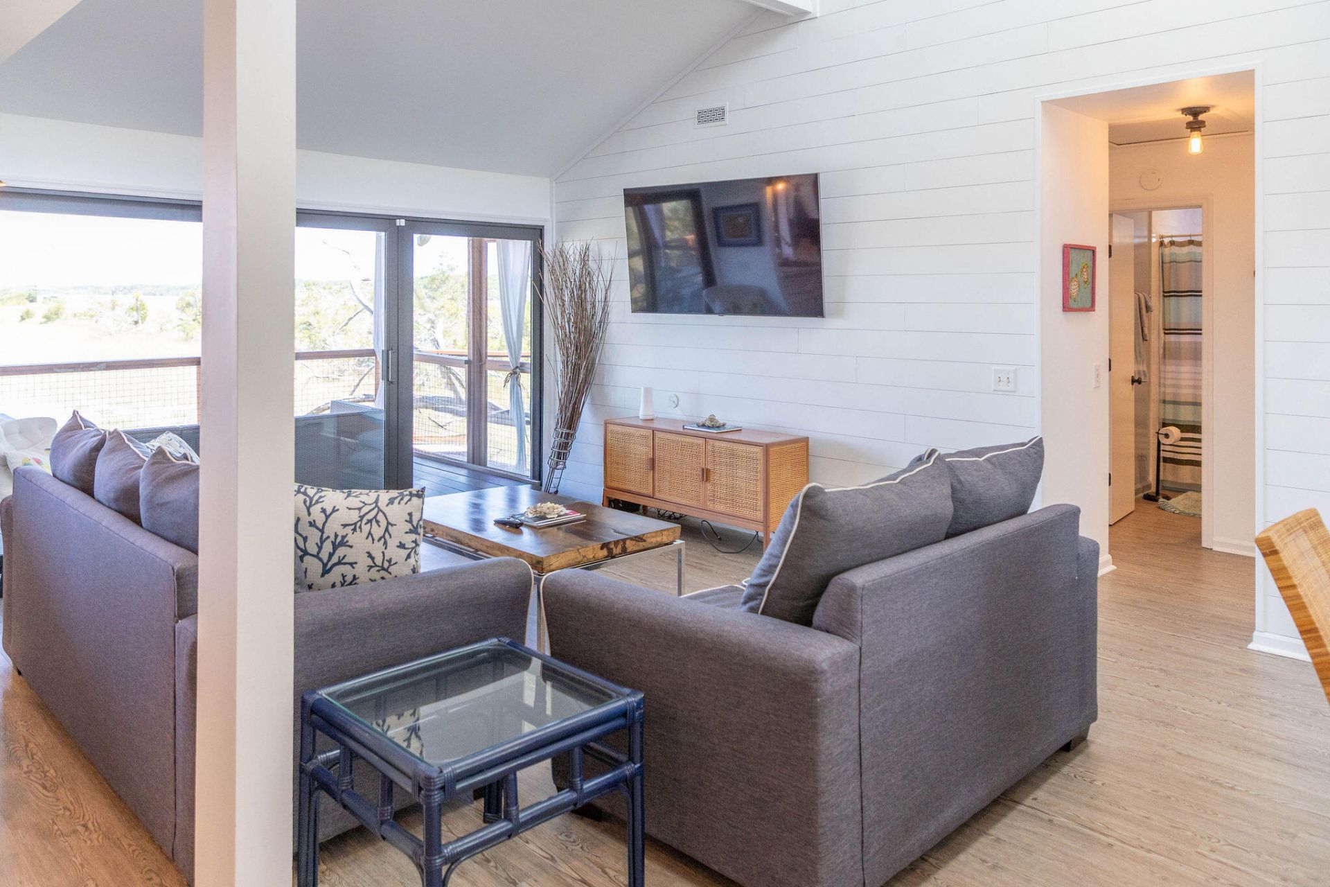 1205 Jungle Road Photo 13
