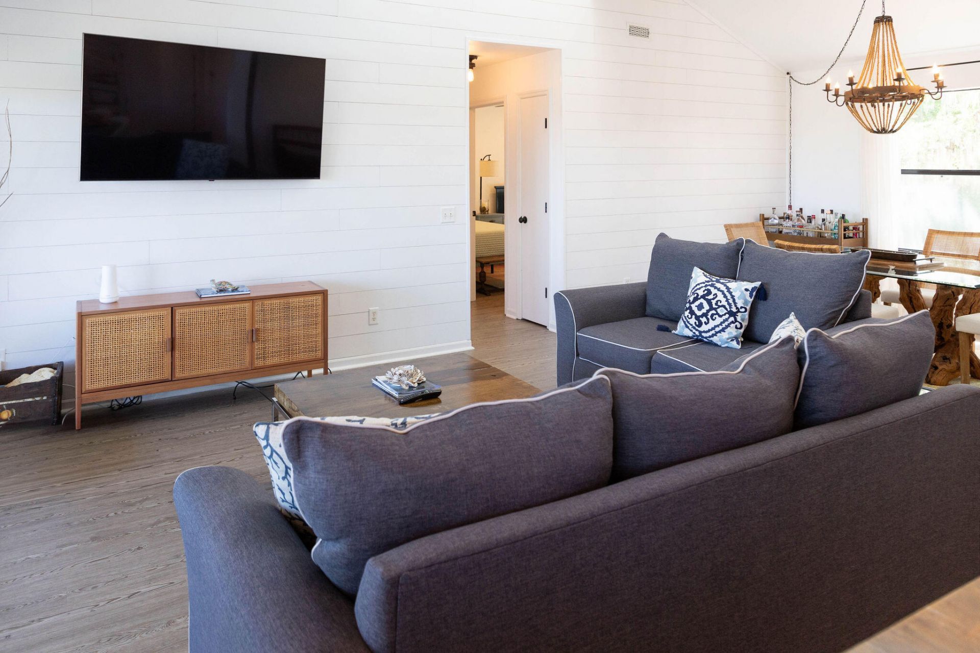 1205 Jungle Road Photo 14