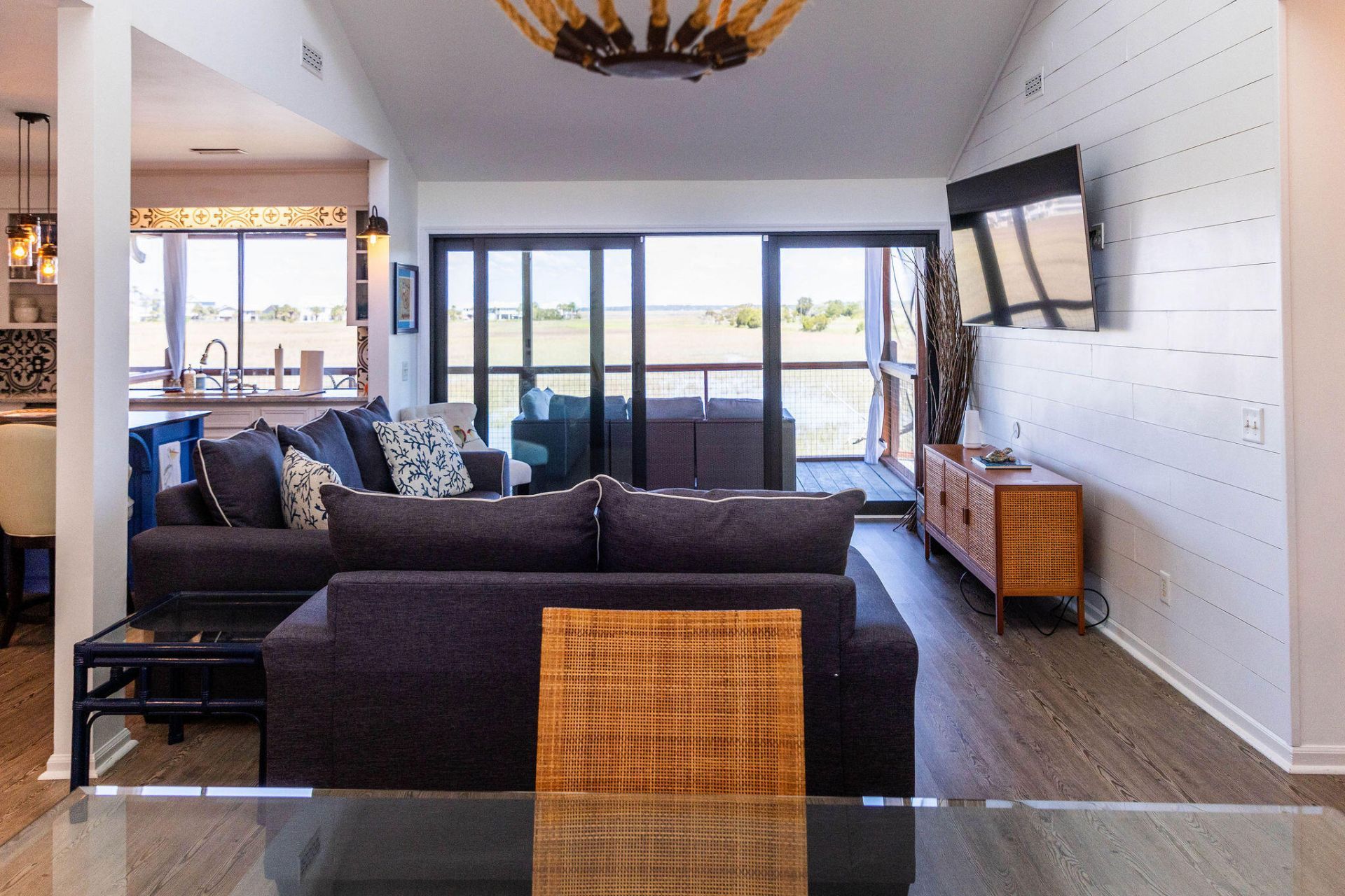 1205 Jungle Road Photo 15