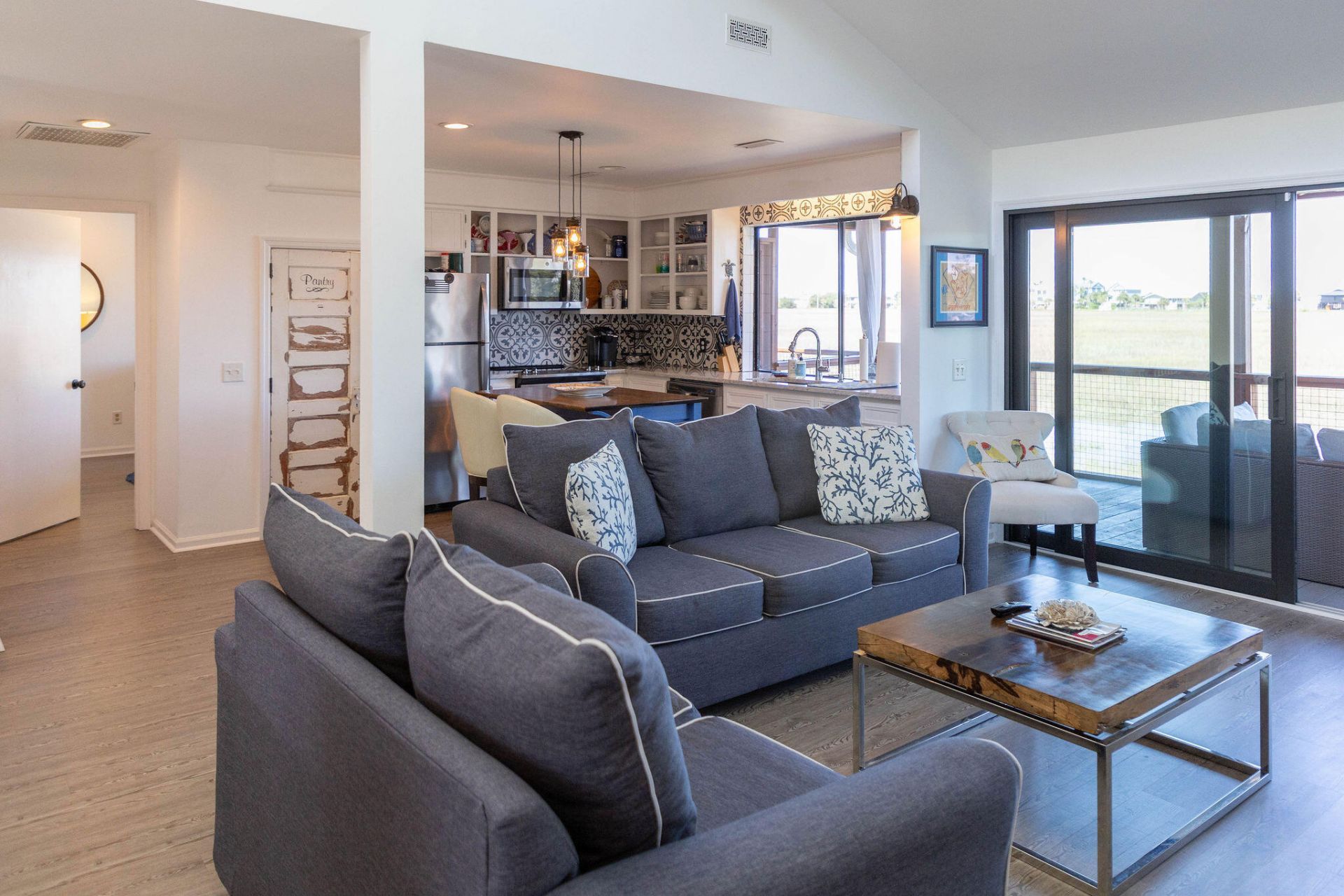 1205 Jungle Road Photo 16